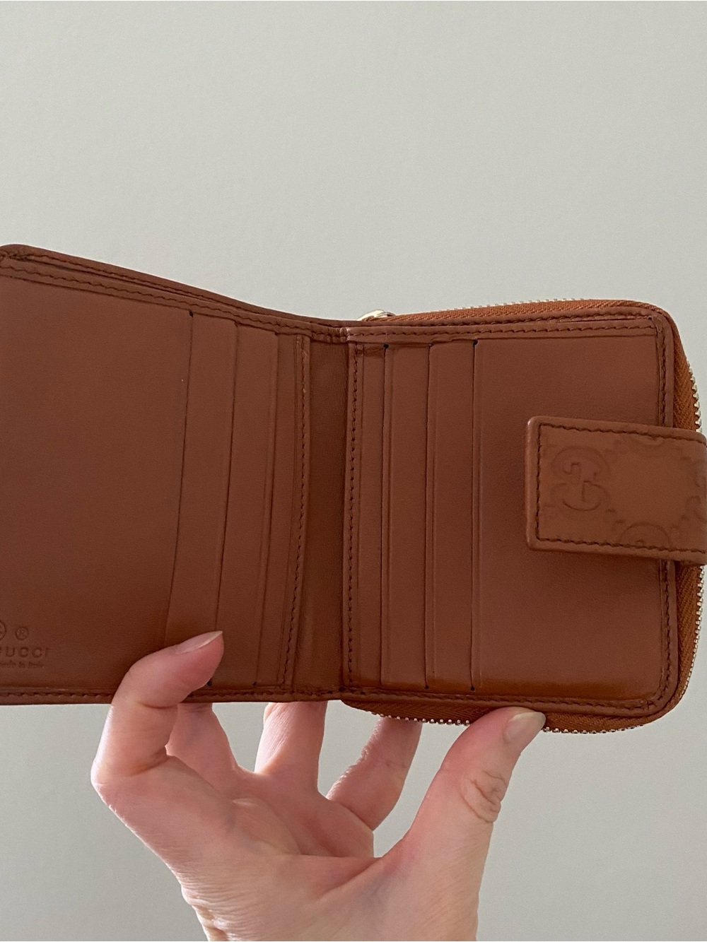 Gucci Guccissima GG monogram Tan Brown Embossed Leather Bi-fold Compact Wallet - Picture 7 of 16